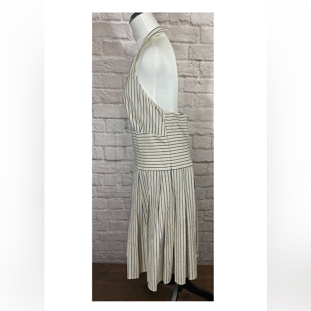 DUÉ Per DUÉ Retro Seersucker Halter Dress - Pleated Striped Woven Cotton - Picture 2 of 8